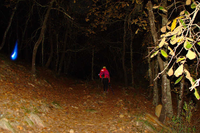 caminata nocturna, fuego fatuo. bolas de fuego, tesoros escondidos, espiritus de la montaña, senderismo, hiking