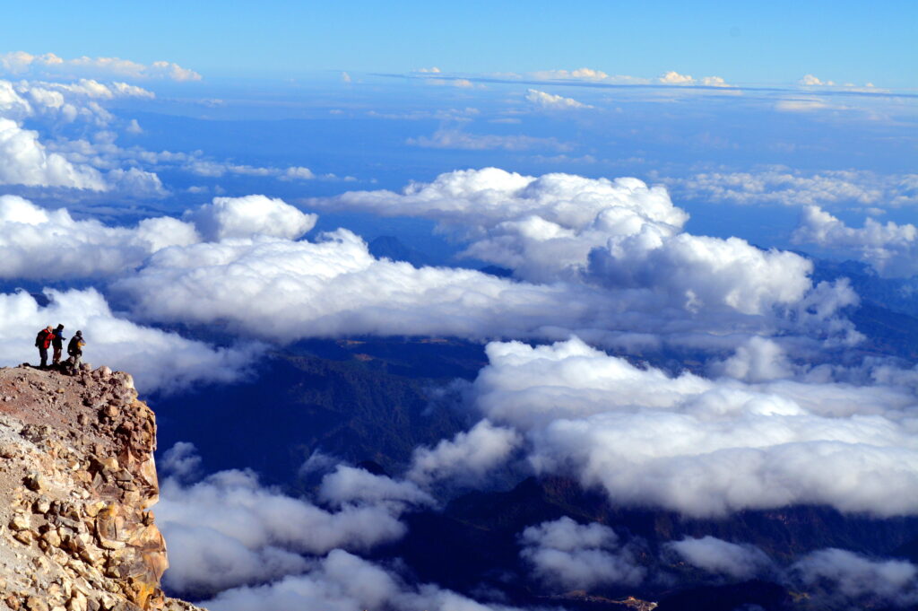 Montañas más altas de méxico Pico de Orizaba Iztaccihuatl Popocatepetl Nevado de Toluca Teyotl Sierra Negra Malinche Cofre de Perote Nevado de Colima Monte Tlaloc Guías de Montaña