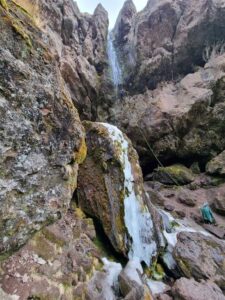Senderismo Cascada Congelada, Laguna de Nahualac, Rapel en Cascada, Nahualac, Iztaccihuatl, Camping, Mexico, Hiking, Guías de Montaña, Rutas de Montaña, Trekking, Aventura, Montañismo