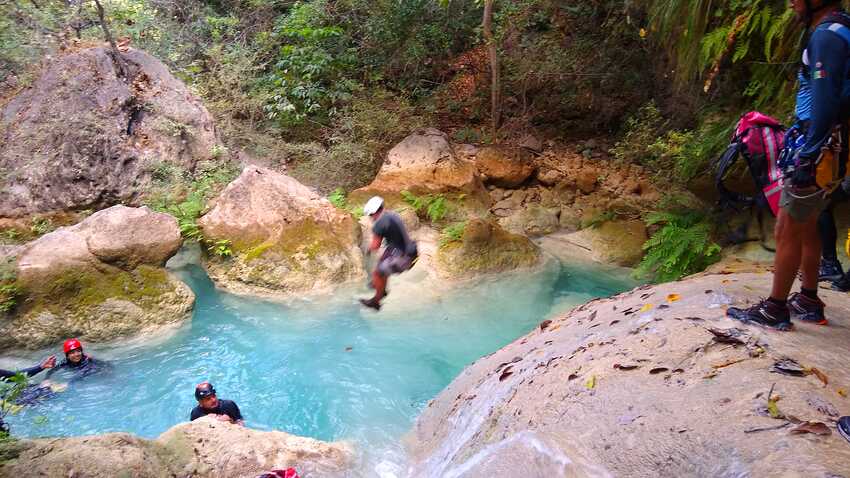 916b377d1e707771be4f6ea75882c47c Ruta de Cañonismo Rapel en Cascadas Pozas Azules Aventura Guías de Montaña Senderismo Hiking Mexico Deportes Extremos