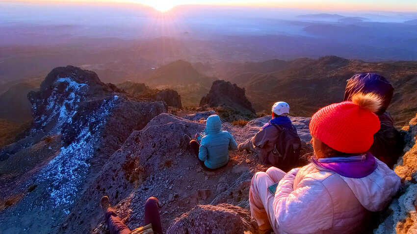 Senderismo Cofre de Perote, Caminata al Amanecer, Montañismo, Caminata Nocturna, Travesías de Montaña, Guías de Montaña