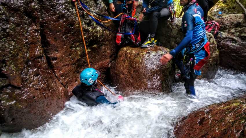cañonismo, aventuras de montaña, mineral del chico, rutas de aventura, guías de cañonismo, deportes extremos, montañismo mexico, grupos de montañismo, hiking, senderismo, trekking, canyoning mexico