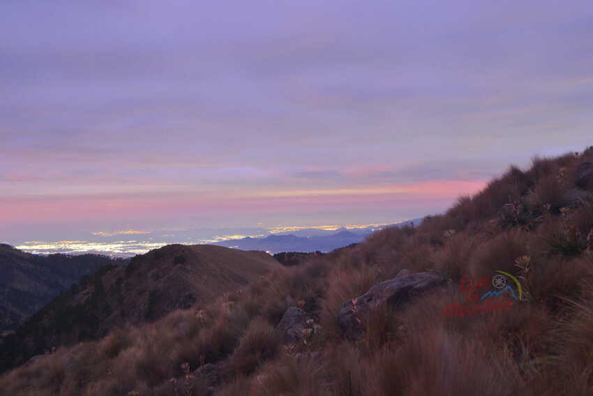 cumbre iztaccihuatl, guias de montaña, cdmx, senderismo, mexico, rutas de montaña, wikiloc, gps, ayoloco, portillos, como subir a la iztaccihuatl, grupos de montaña, entrenamiento, cursos de montañismo