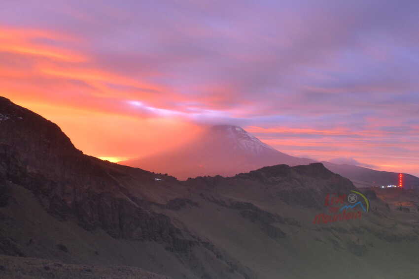 cumbre iztaccihuatl, guias de montaña, cdmx, senderismo, mexico, rutas de montaña, wikiloc, gps, ayoloco, portillos, como subir a la iztaccihuatl, grupos de montaña, entrenamiento, cursos de montañismo