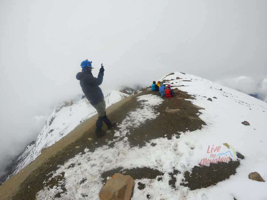 cumbre iztaccihuatl, guias de montaña, cdmx, senderismo, mexico, rutas de montaña, wikiloc, gps, ayoloco, portillos, como subir a la iztaccihuatl, grupos de montaña, entrenamiento, cursos de montañismo