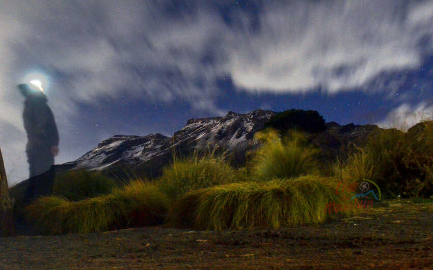 cumbre iztaccihuatl, guias de montaña, cdmx, senderismo, mexico, rutas de montaña, wikiloc, gps, ayoloco, portillos, como subir a la iztaccihuatl, grupos de montaña, entrenamiento, cursos de montañismo