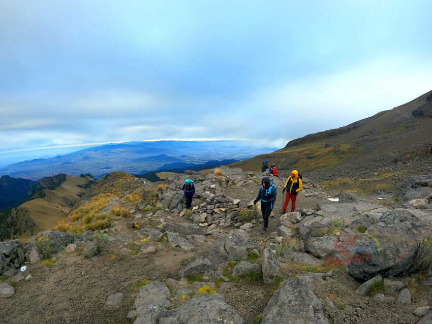 cumbre iztaccihuatl, guias de montaña, cdmx, senderismo, mexico, rutas de montaña, wikiloc, gps, ayoloco, portillos, como subir a la iztaccihuatl, grupos de montaña, entrenamiento, cursos de montañismo