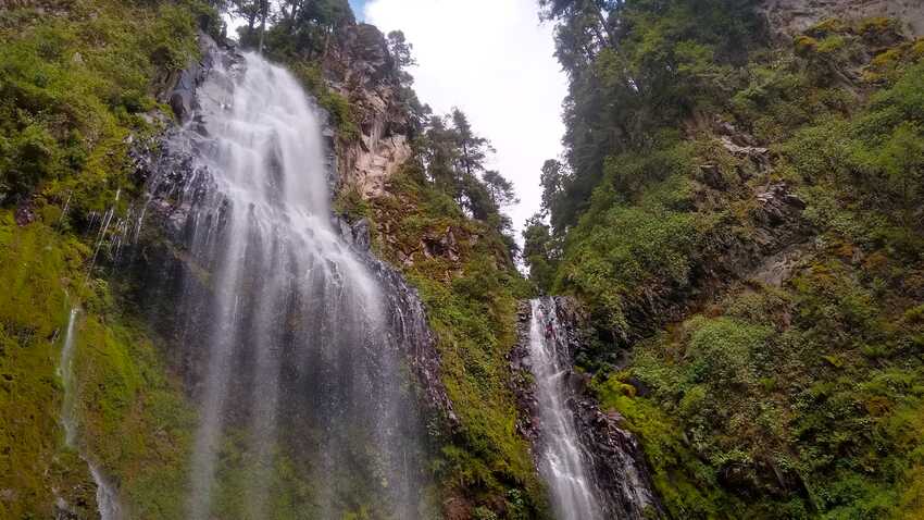rapel, cascadas diamantes, vía ferrata, parque dos aguas, iztaccihuatl, guias de montaña, senderismo, cdmx, montañismo, rutas mx, aventura vertical, deportes extremos, cascadas